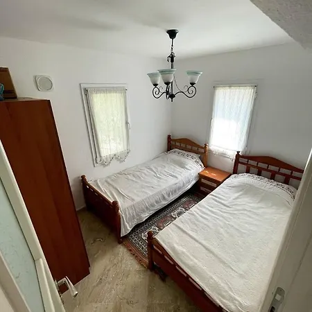 וילה Villa Guemuesluek בודרום