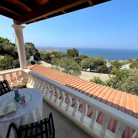 Villa Guemuesluek Βίλα
