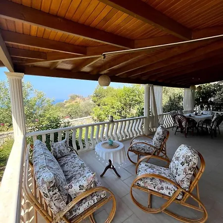 Villa Guemuesluek וילה *